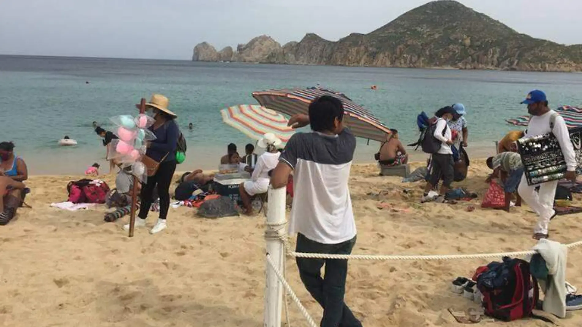 Aumentan vendedores ambulantes El Medano Los Cabos